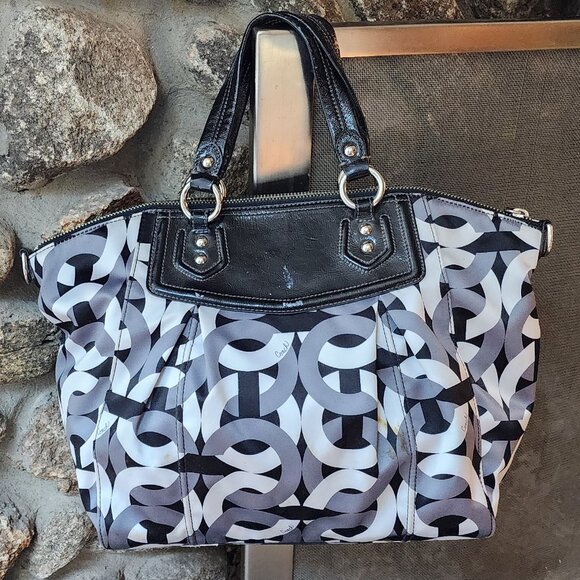 COACH H0968-14321 Madison Claire Op-Art Sateen Chain Link 2-Way Hobo Pur… - Picture 11 of 16